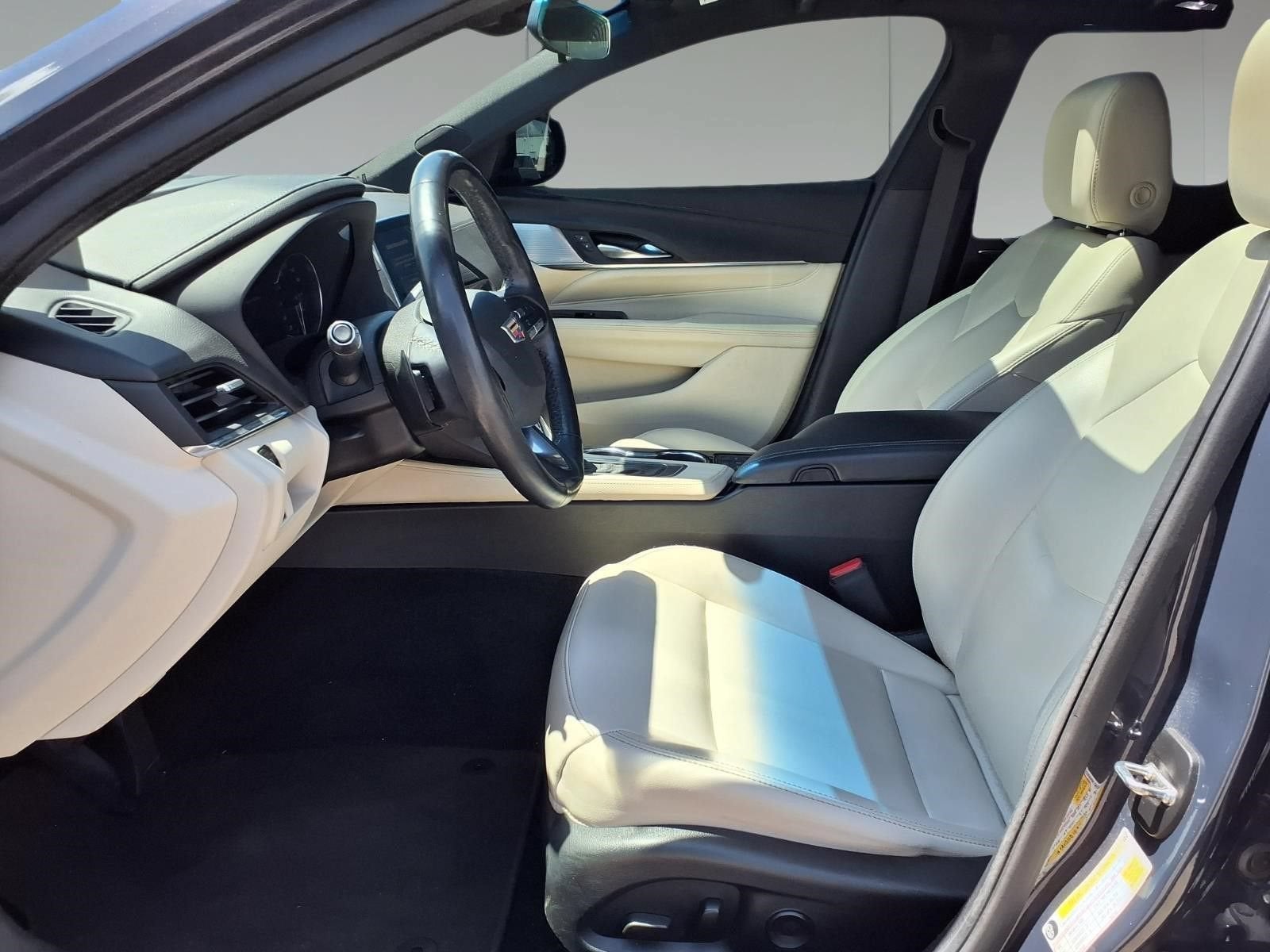 2024 Cadillac CT4 Luxury