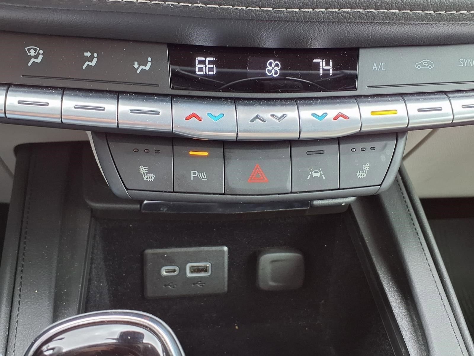2023 Cadillac XT4 Premium Luxury