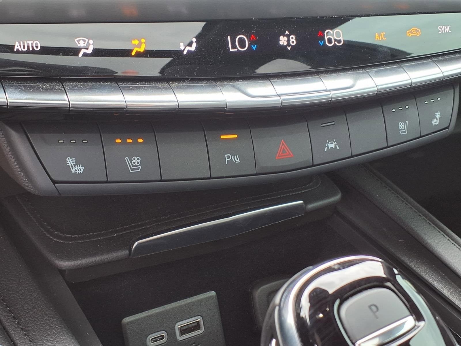 2024 Cadillac XT4 Premium Luxury