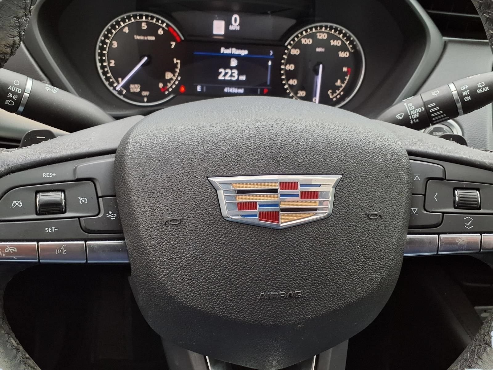 2023 Cadillac XT4 Premium Luxury