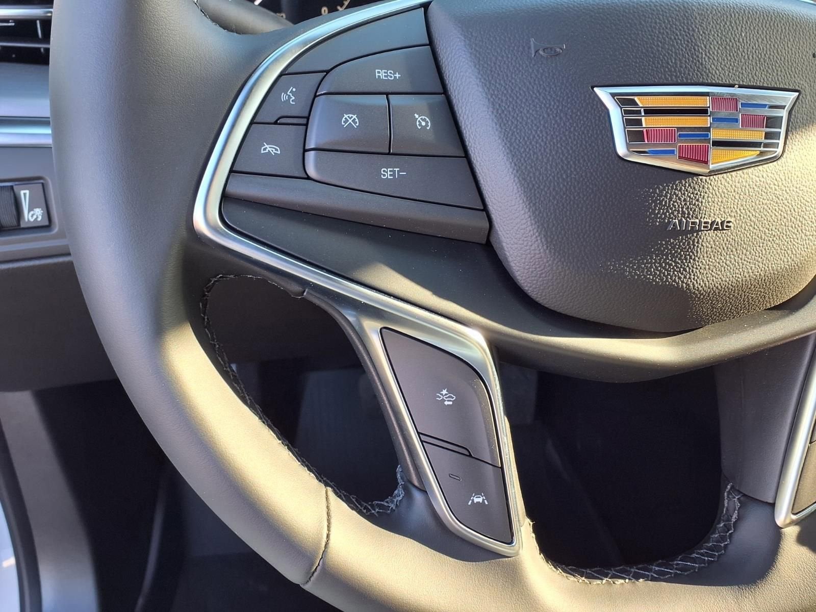 2026 Cadillac XT5 Luxury