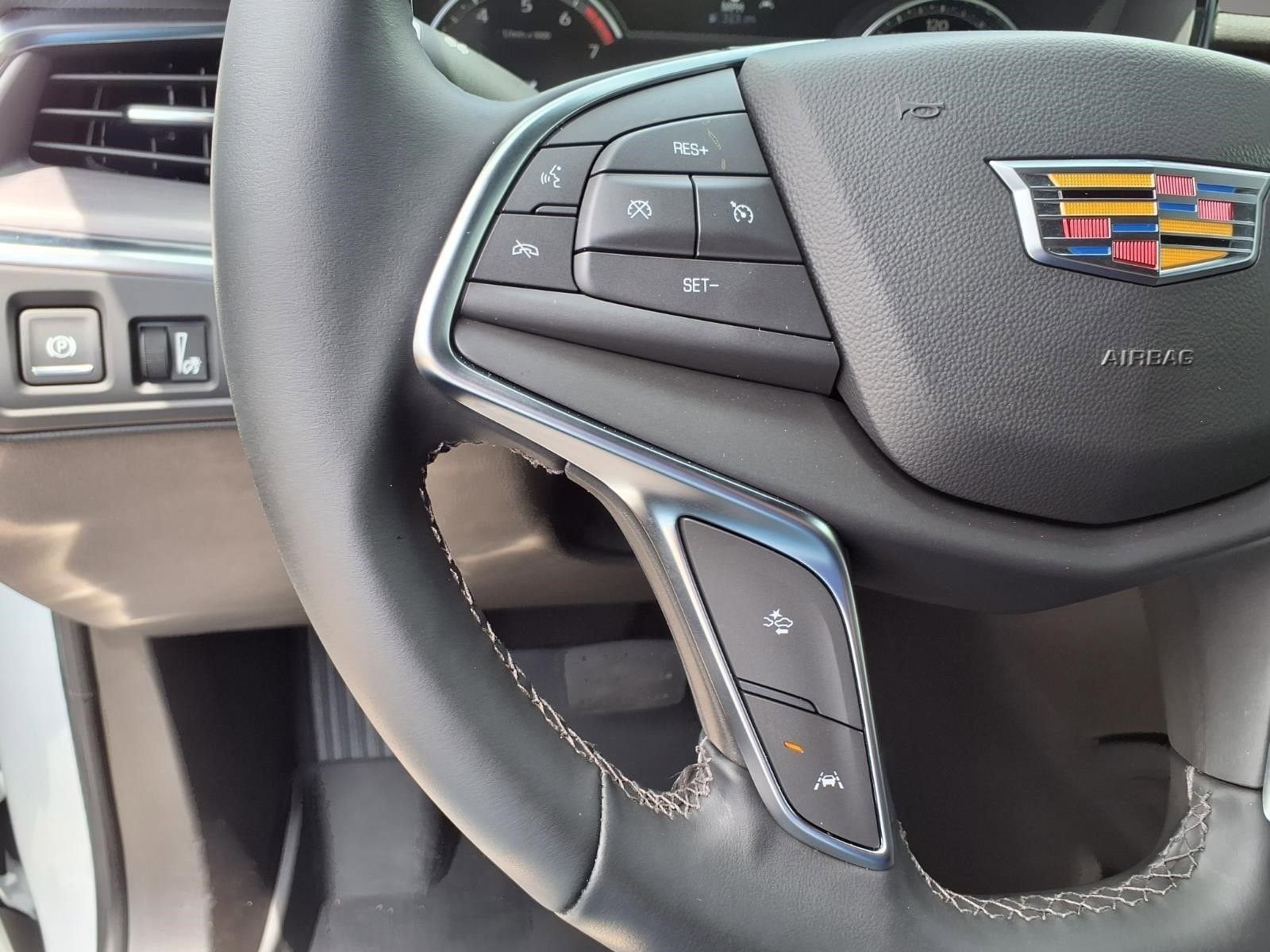 2026 Cadillac XT5 Luxury