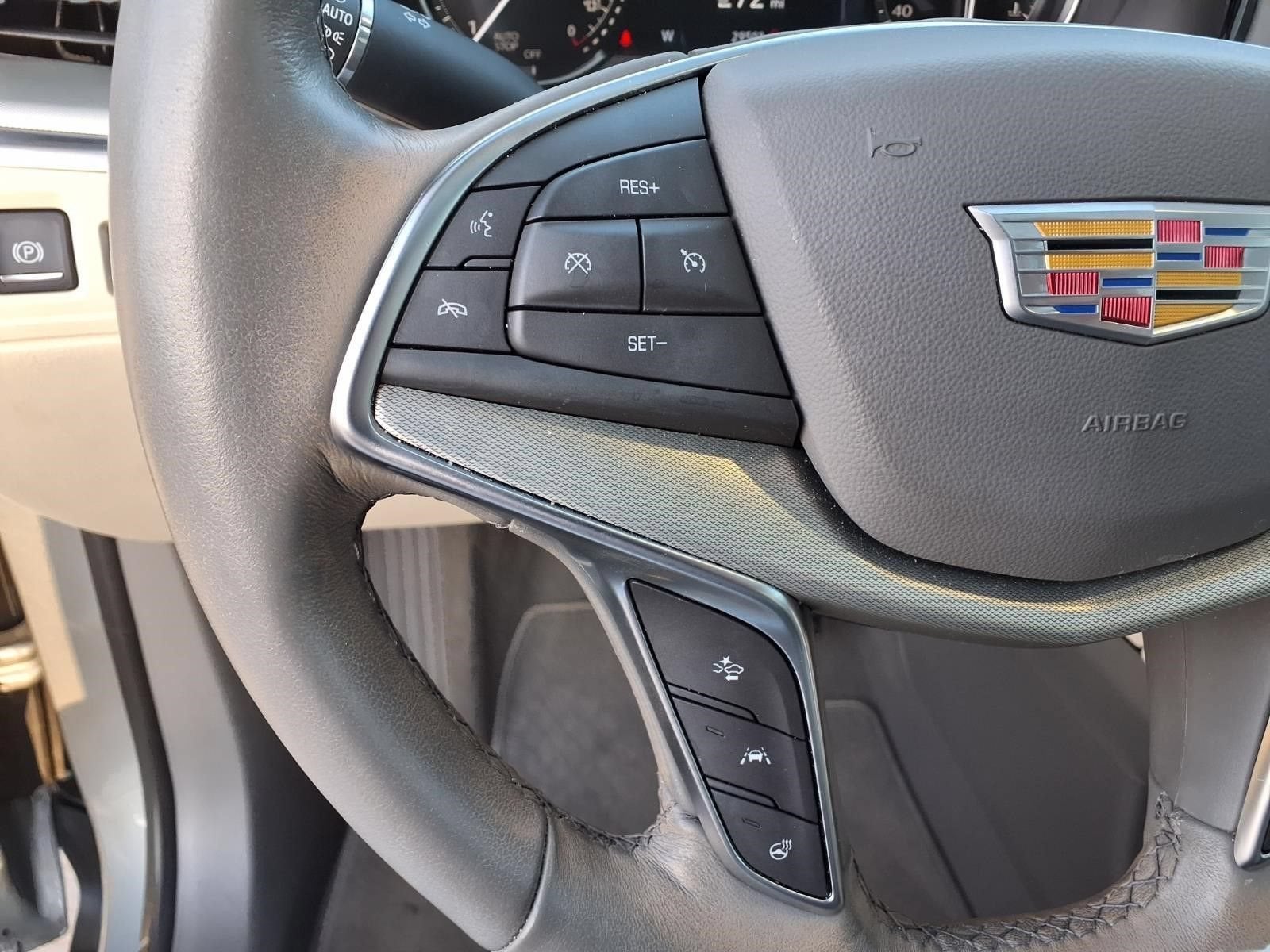 2023 Cadillac XT5 FWD Premium Luxury