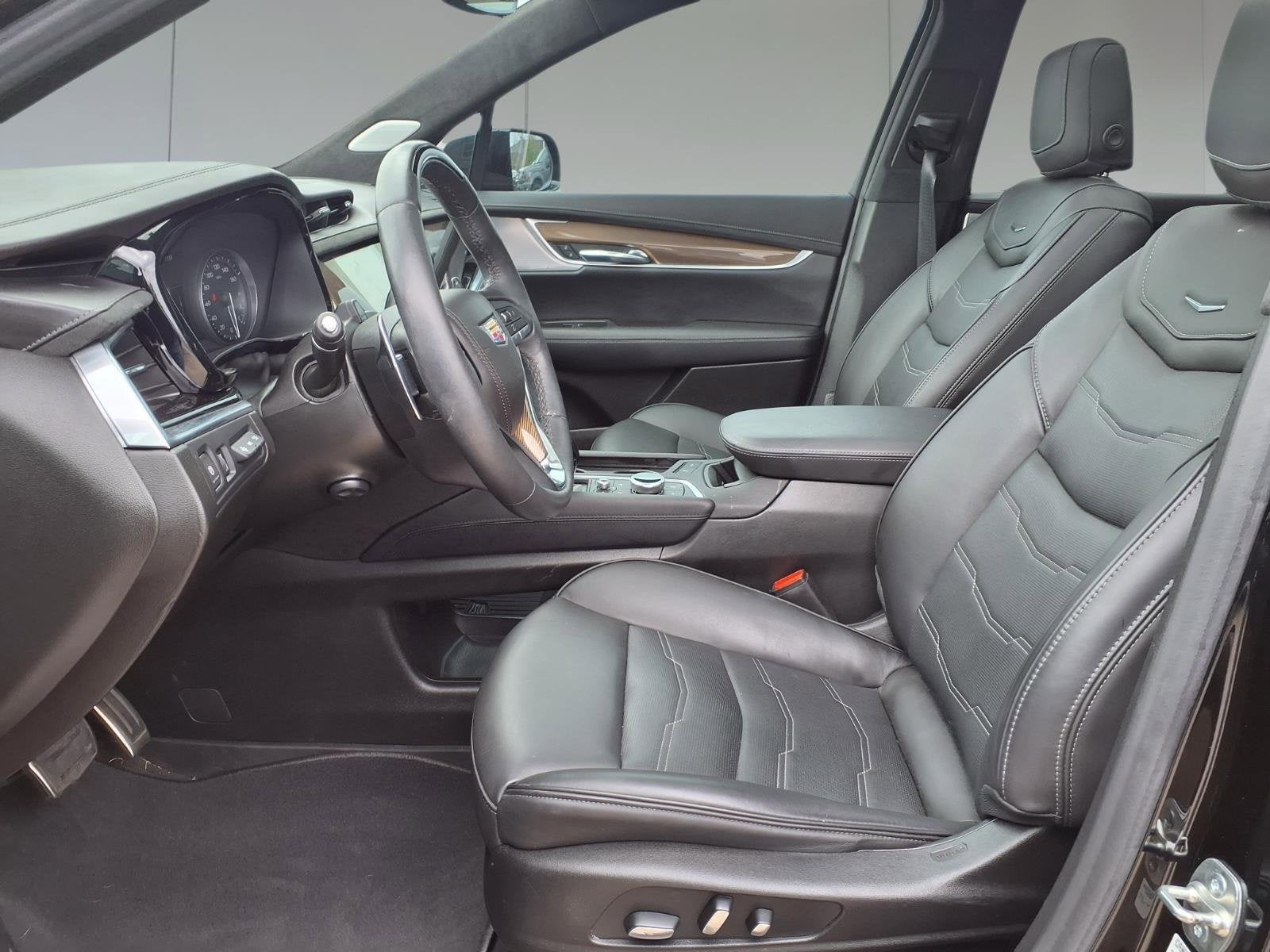 2025 Cadillac XT6 Sport