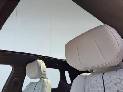 2025 Cadillac LYRIQ Luxury 1