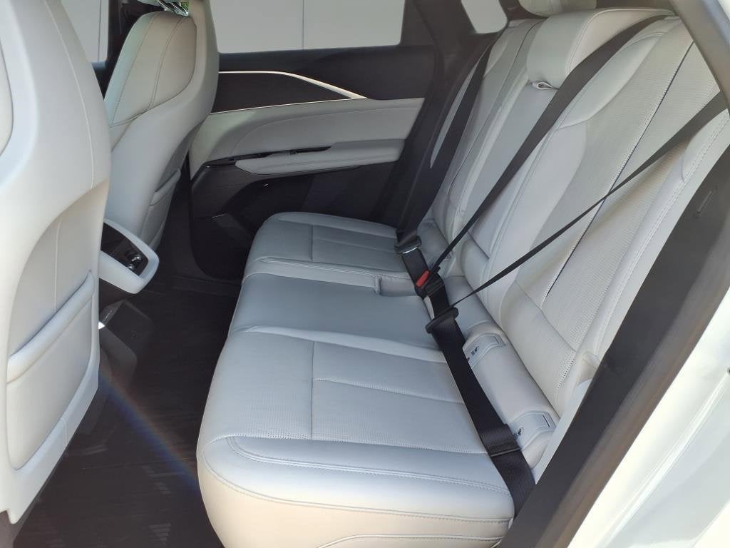 2025 Cadillac LYRIQ Luxury 1