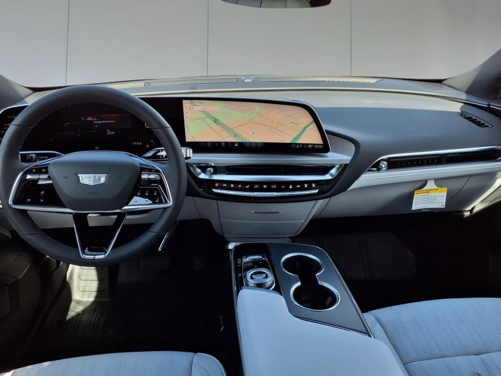 2025 Cadillac LYRIQ Luxury 1