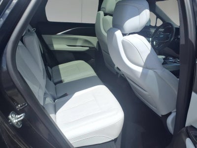 2024 Cadillac LYRIQ Luxury 1