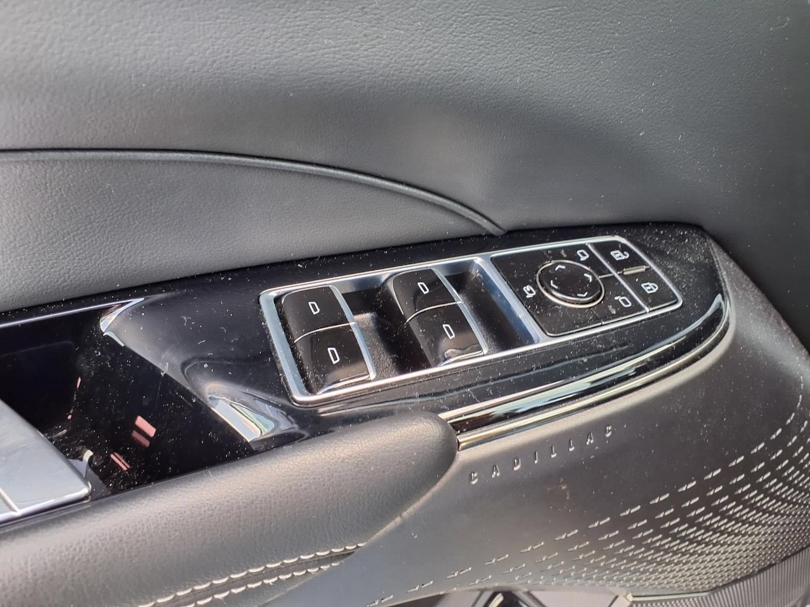 2024 Cadillac LYRIQ Sport 1