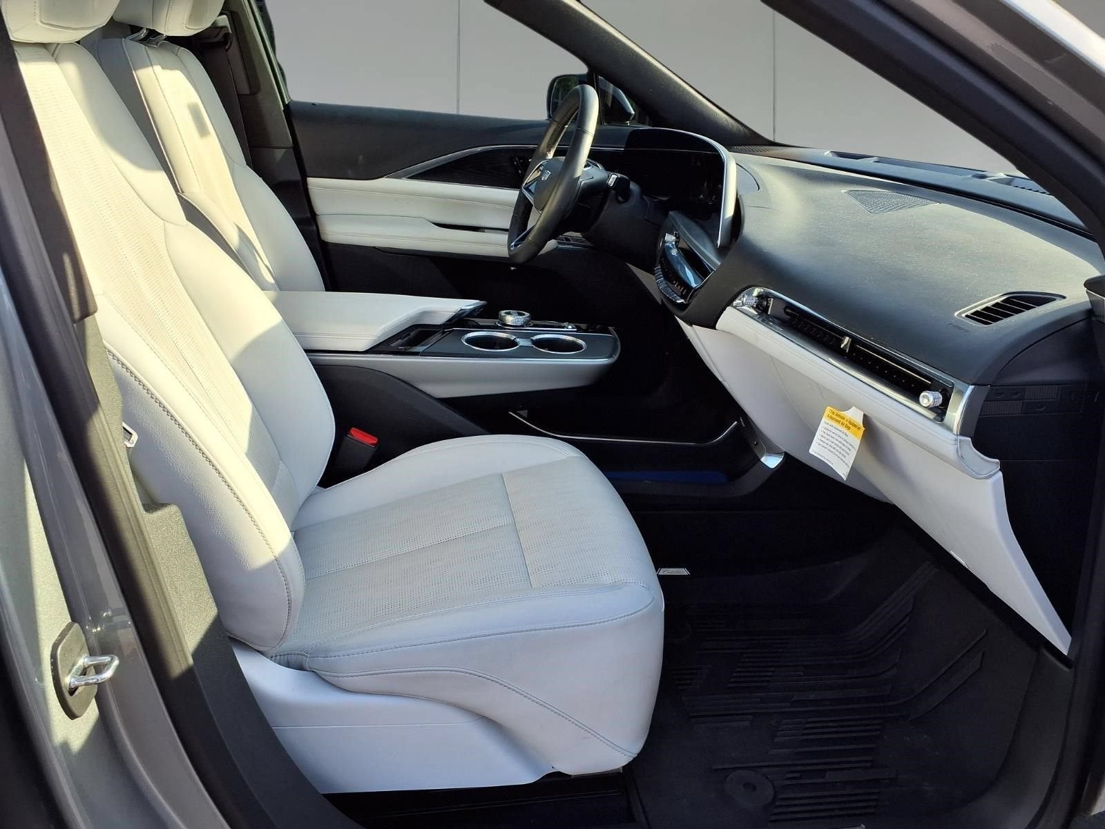 2024 Cadillac LYRIQ Sport 1