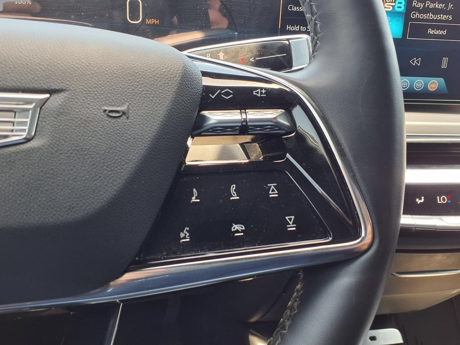 2025 Cadillac LYRIQ Luxury 3