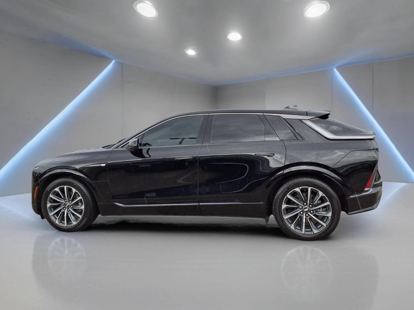 2024 Cadillac LYRIQ Sport 2