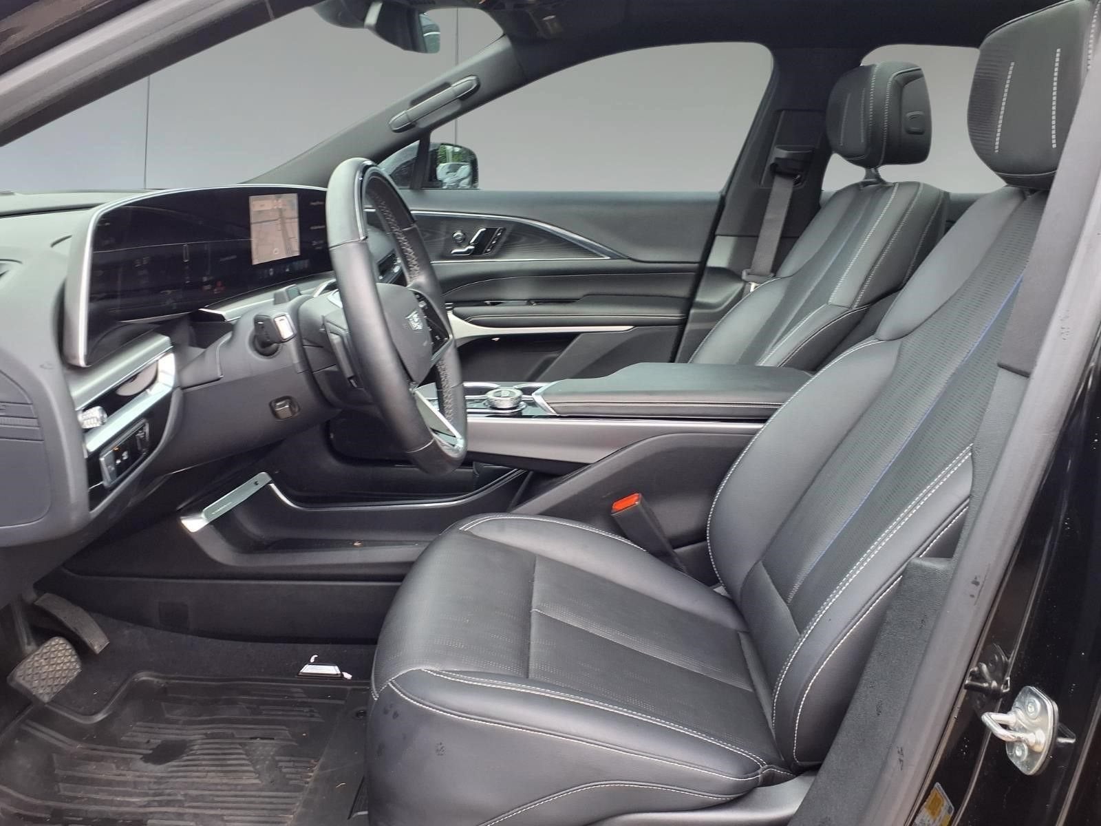 2024 Cadillac LYRIQ Sport 2