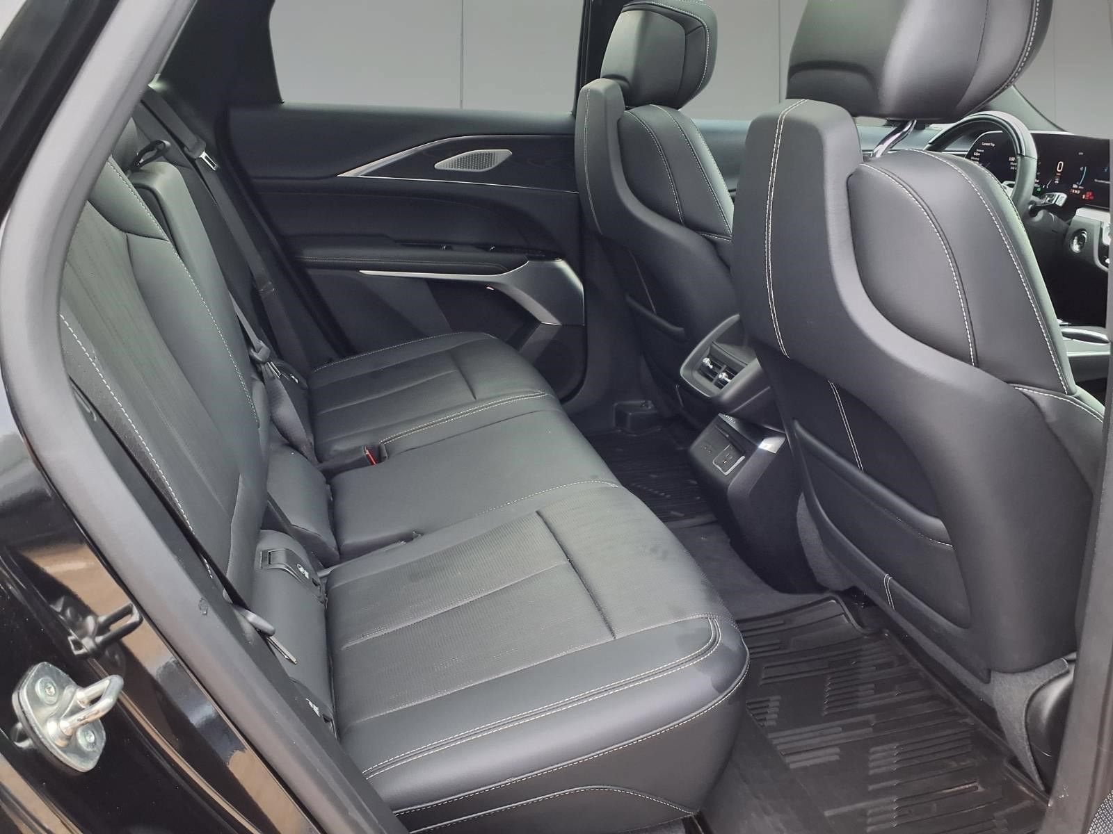 2024 Cadillac LYRIQ Sport 2