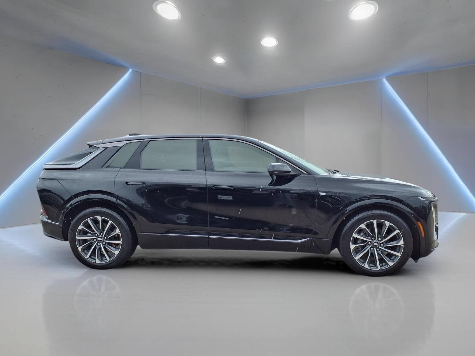 2024 Cadillac LYRIQ Sport 2