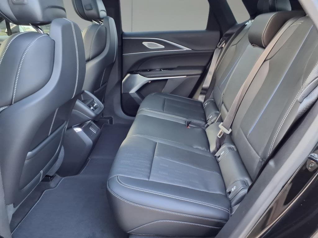 2025 Cadillac LYRIQ Sport 2