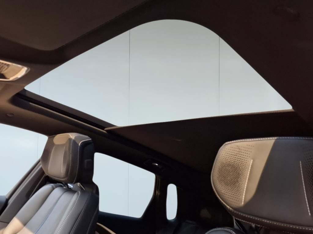 2025 Cadillac LYRIQ Sport 2