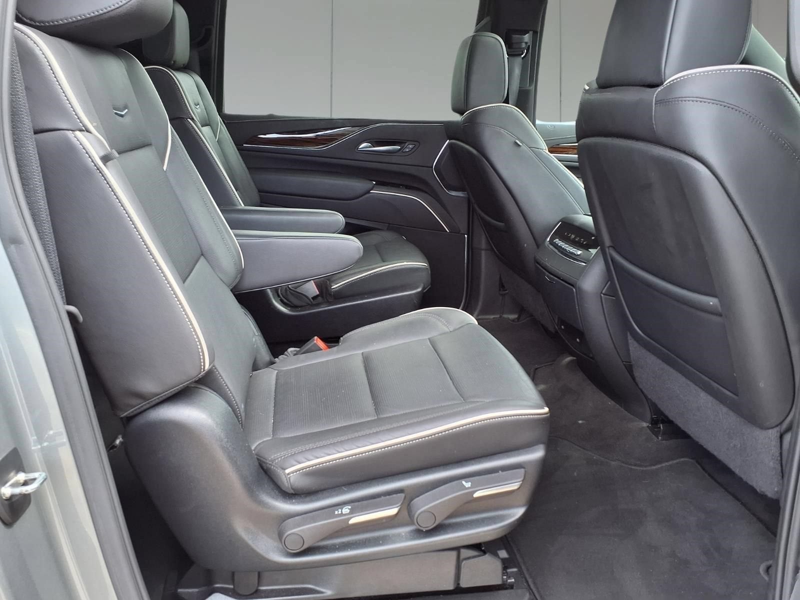 2024 Cadillac Escalade ESV Premium Luxury