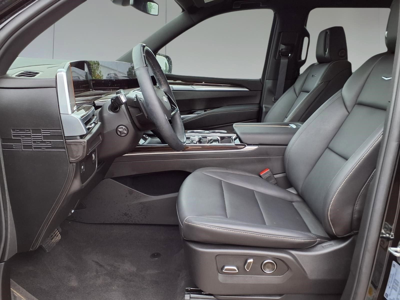 2025 Cadillac Escalade Luxury