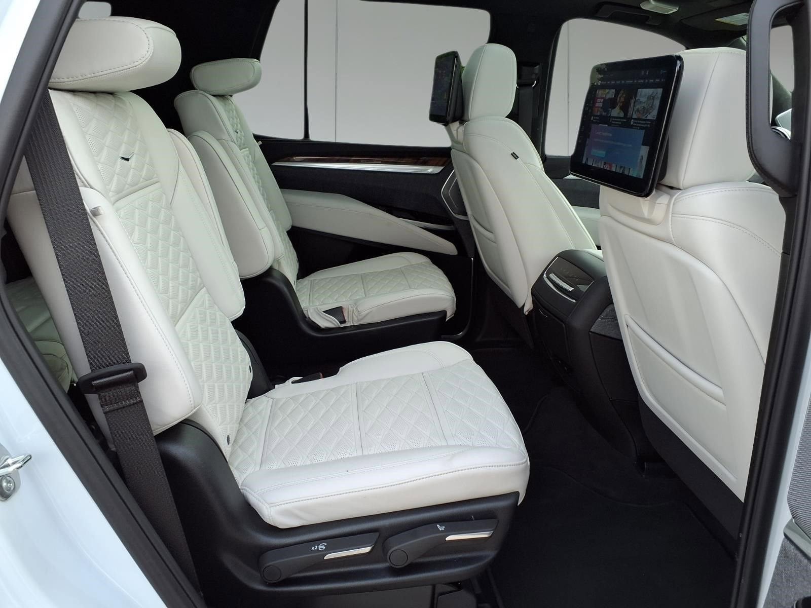 2026 Cadillac Escalade Platinum Luxury