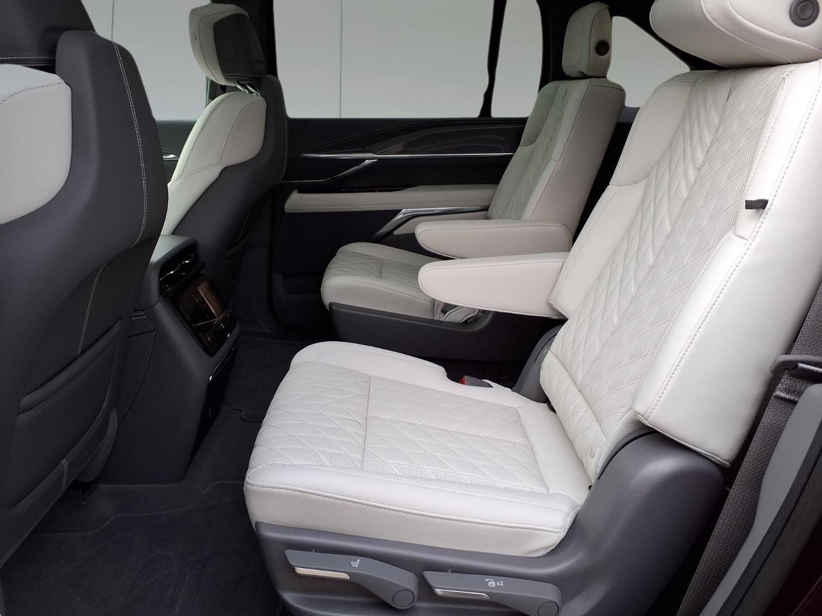 2025 Cadillac ESCALADE IQ Sport 1