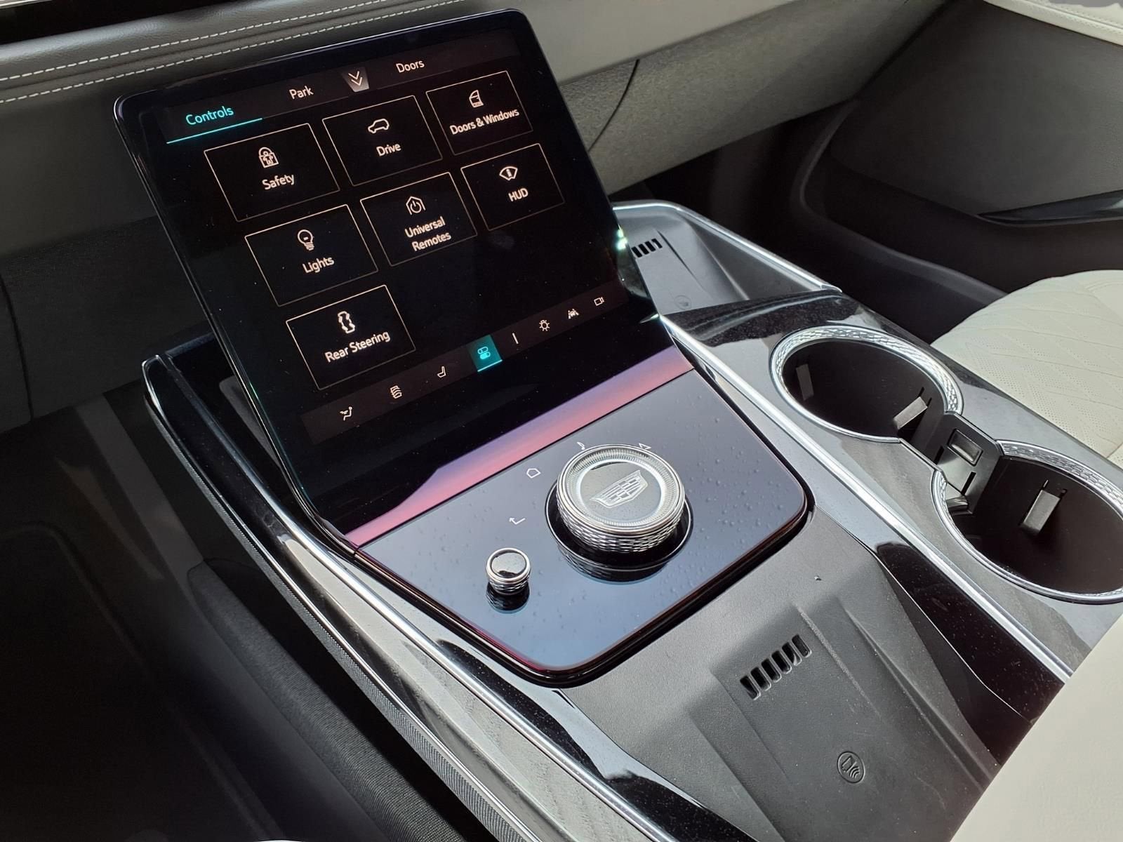 2025 Cadillac ESCALADE IQ Sport 1