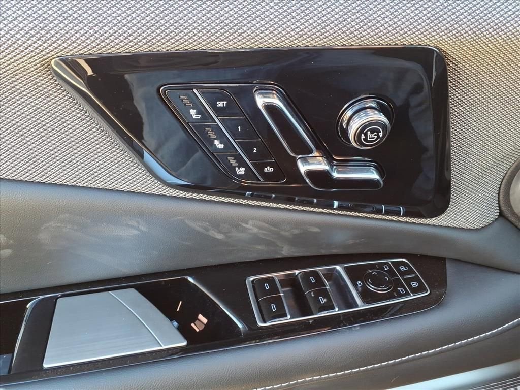 2026 Cadillac OPTIQ Premium Luxury