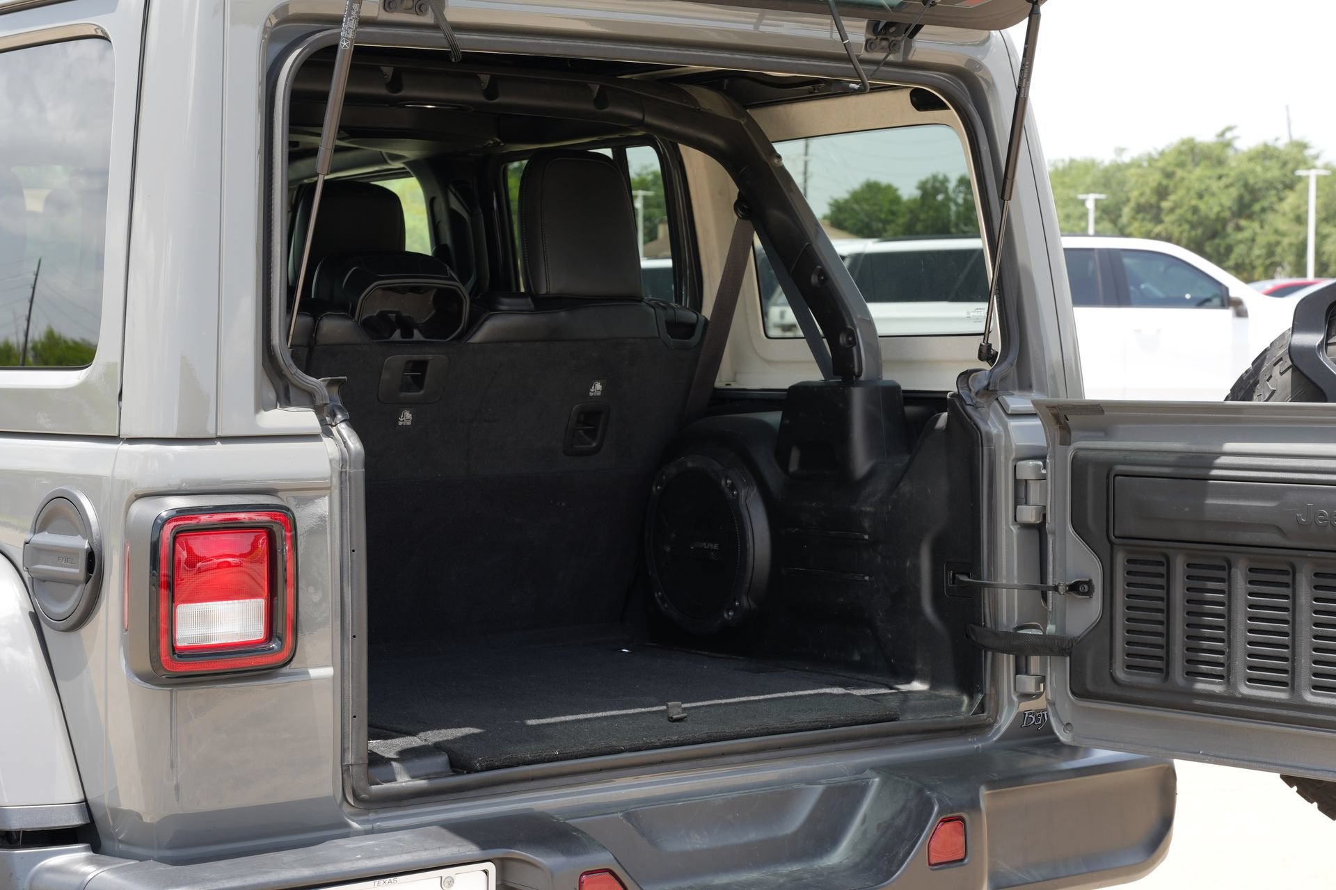 2023 Jeep Wrangler Sahara Altitude