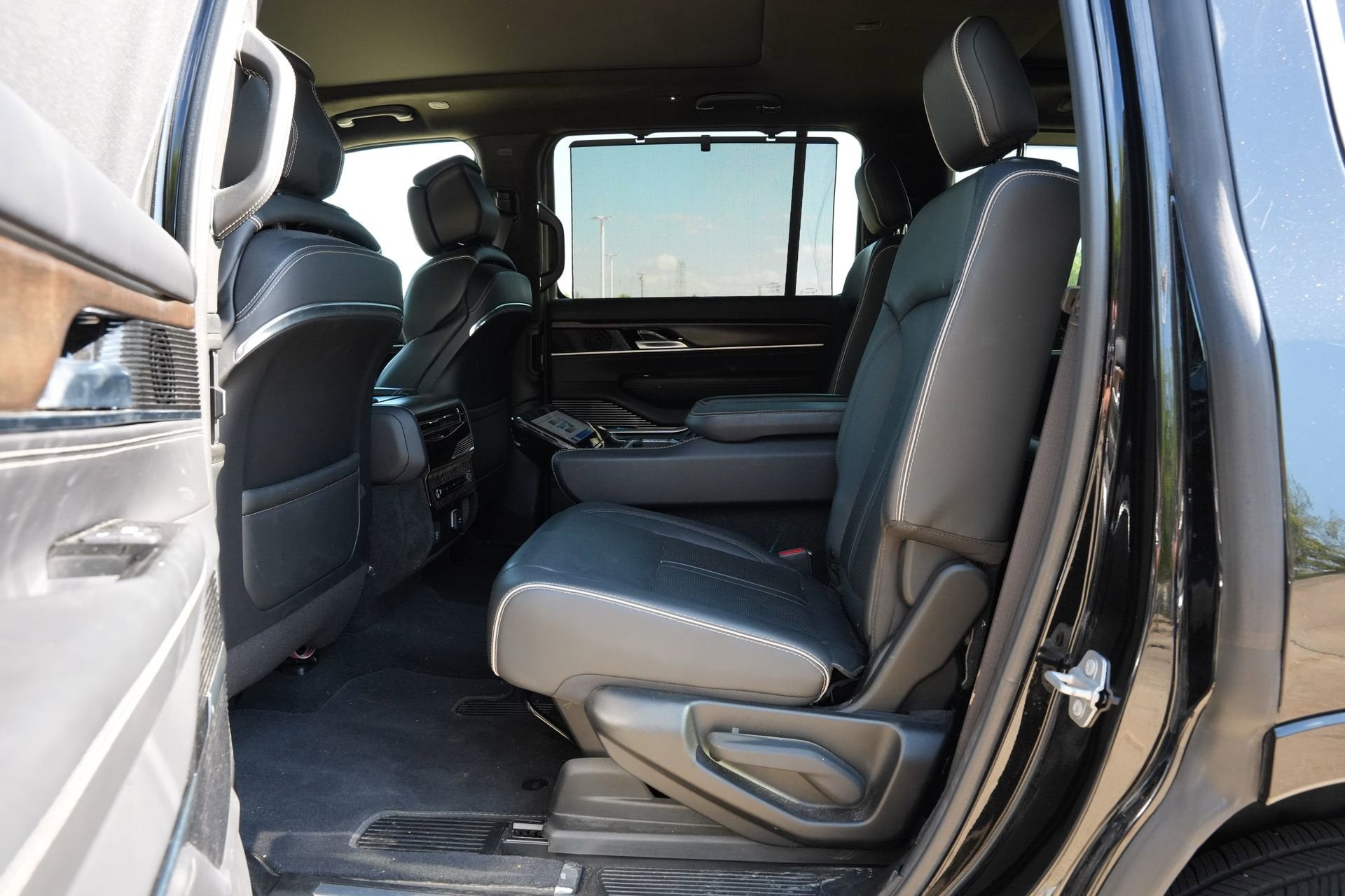 2022 Jeep Grand Wagoneer Series II