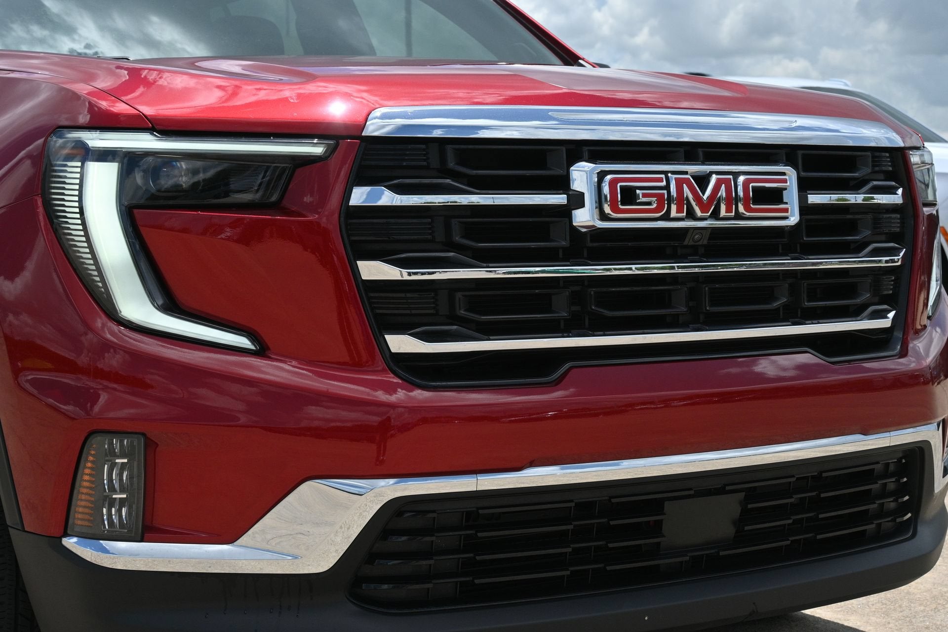 2024 GMC Acadia Elevation