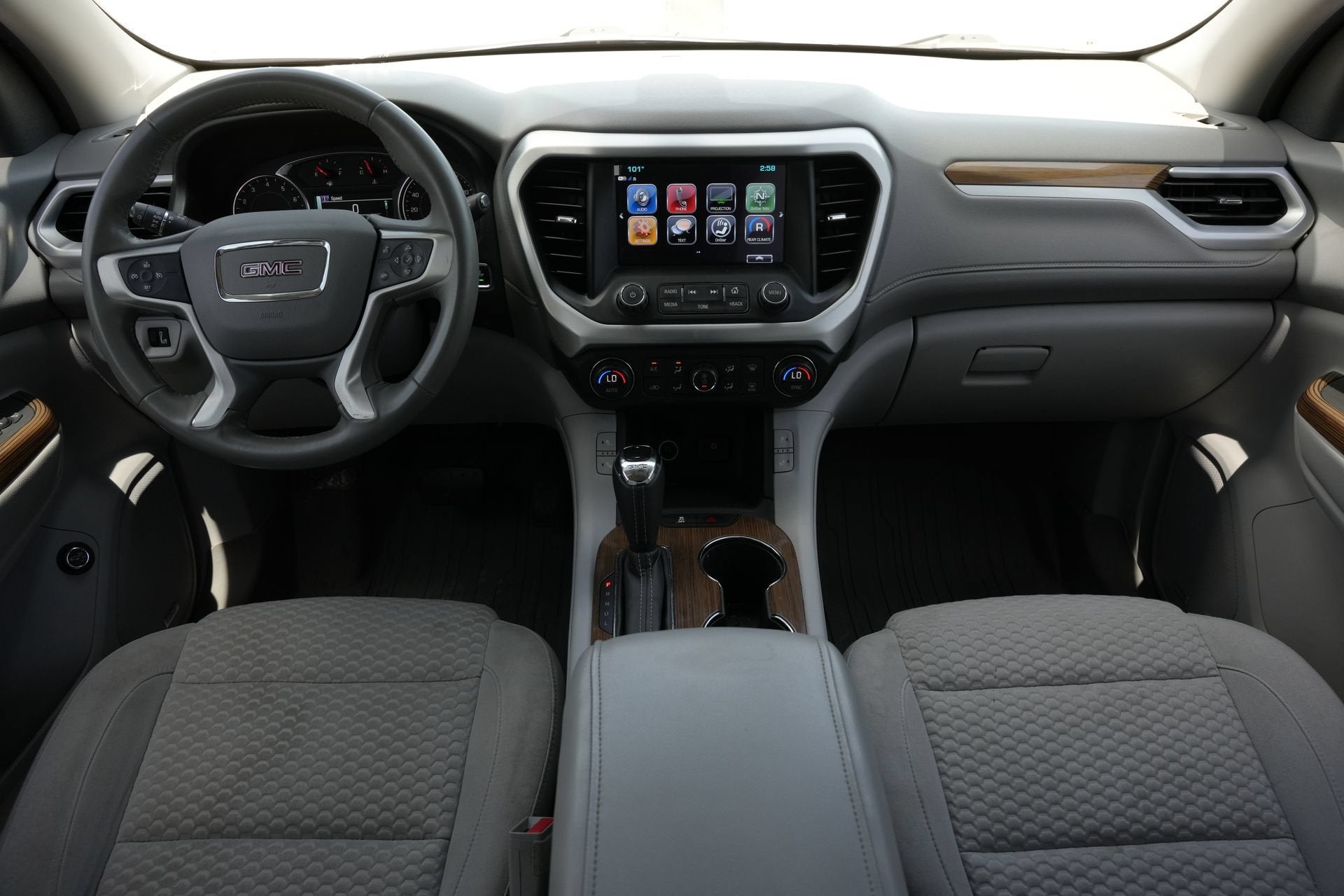 2018 GMC Acadia SLE