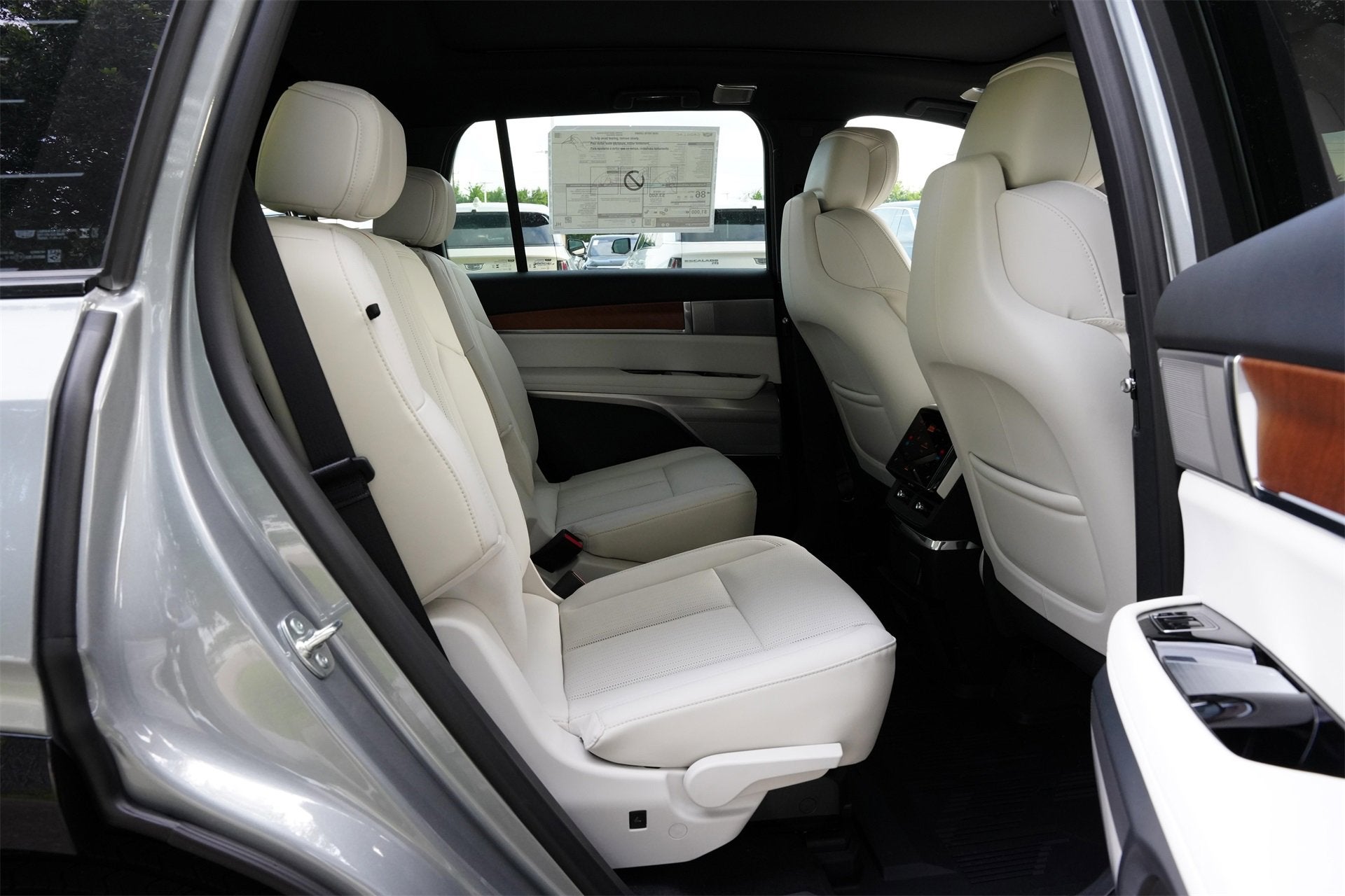 2026 Cadillac VISTIQ Luxury