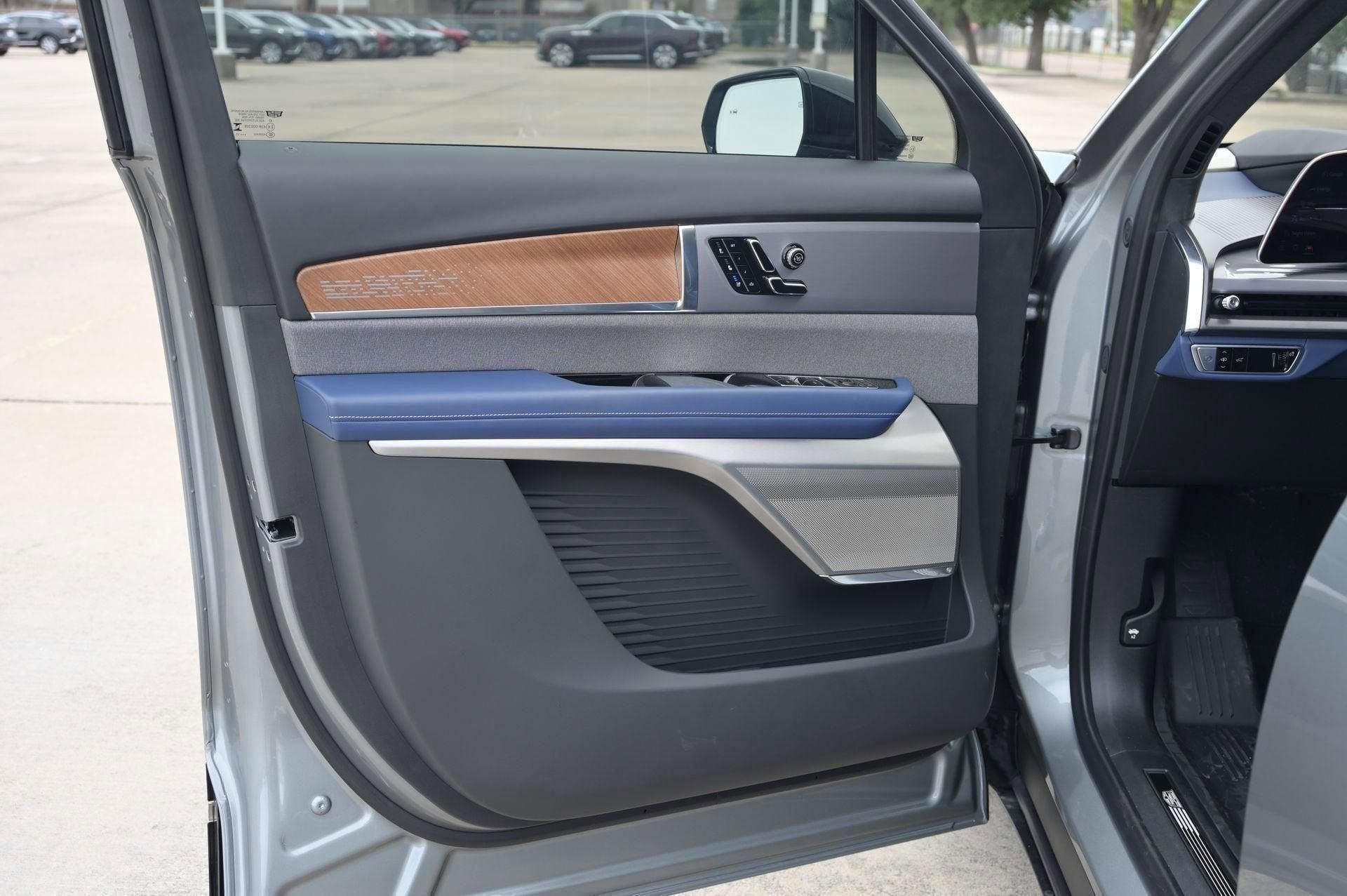 2026 Cadillac VISTIQ Premium Luxury