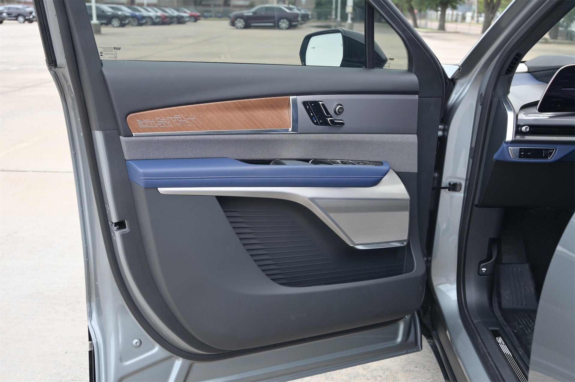 2026 Cadillac VISTIQ Premium Luxury