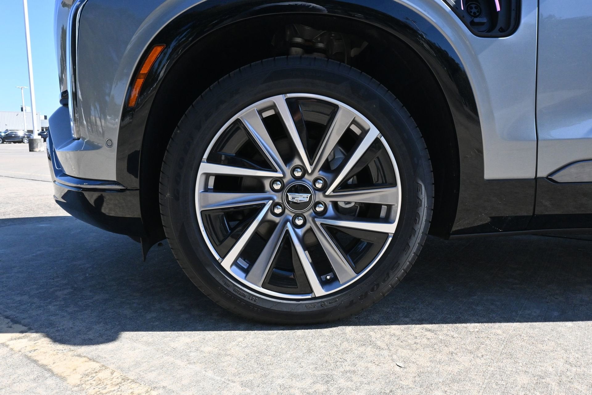 2026 Cadillac VISTIQ Sport