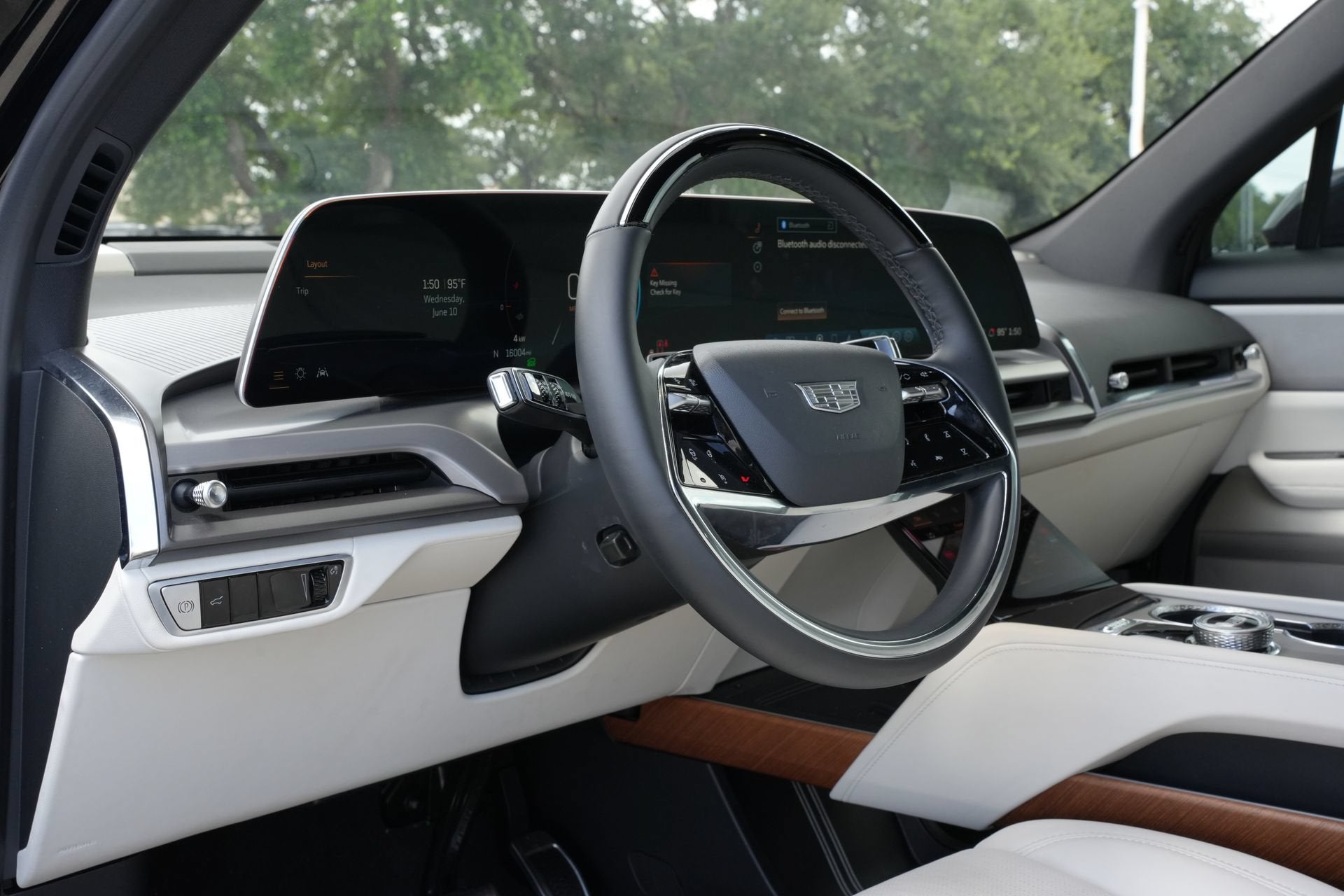 2026 Cadillac VISTIQ Sport