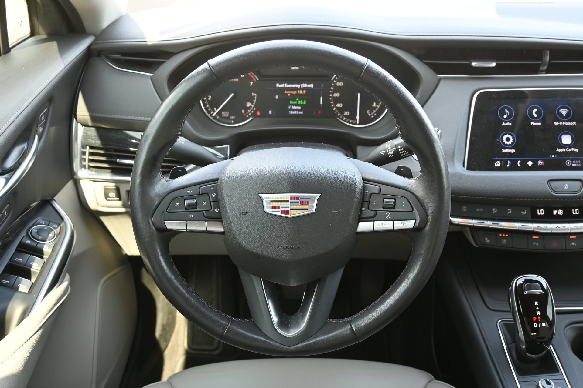 2022 Cadillac XT4 Premium Luxury