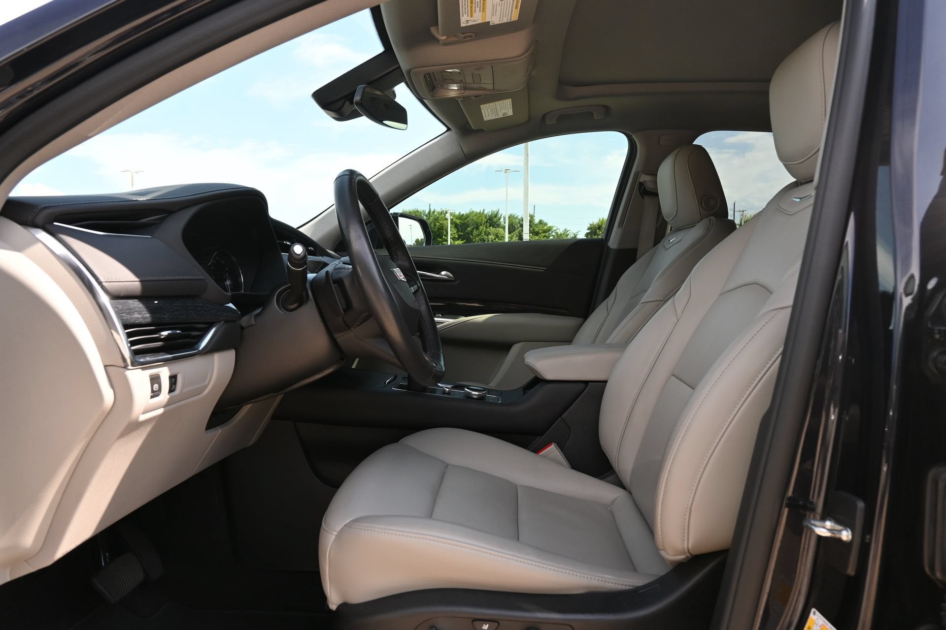 2022 Cadillac XT4 Premium Luxury