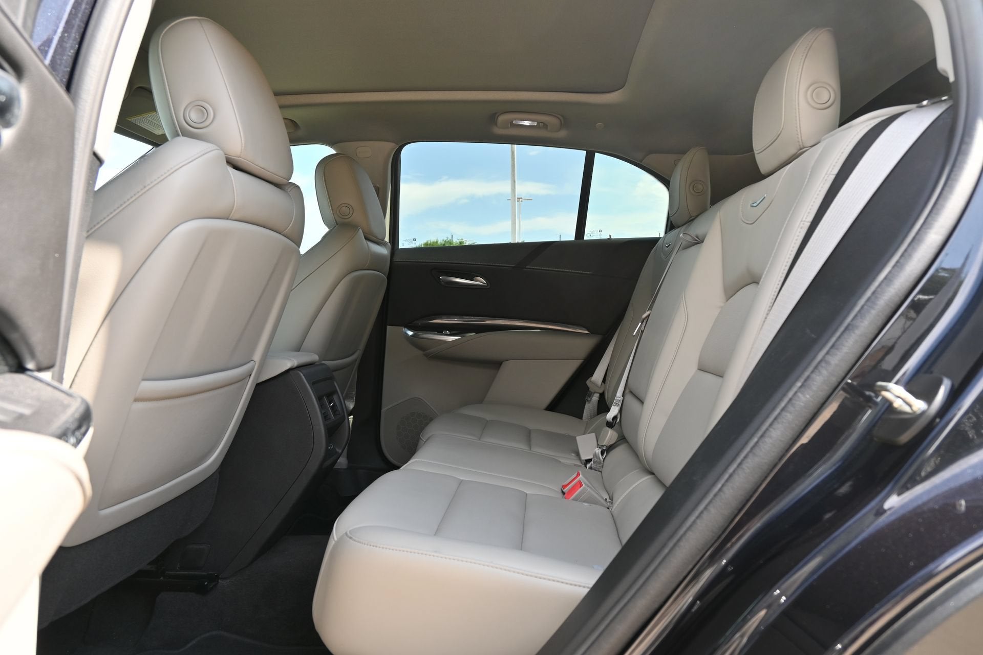 2022 Cadillac XT4 Premium Luxury