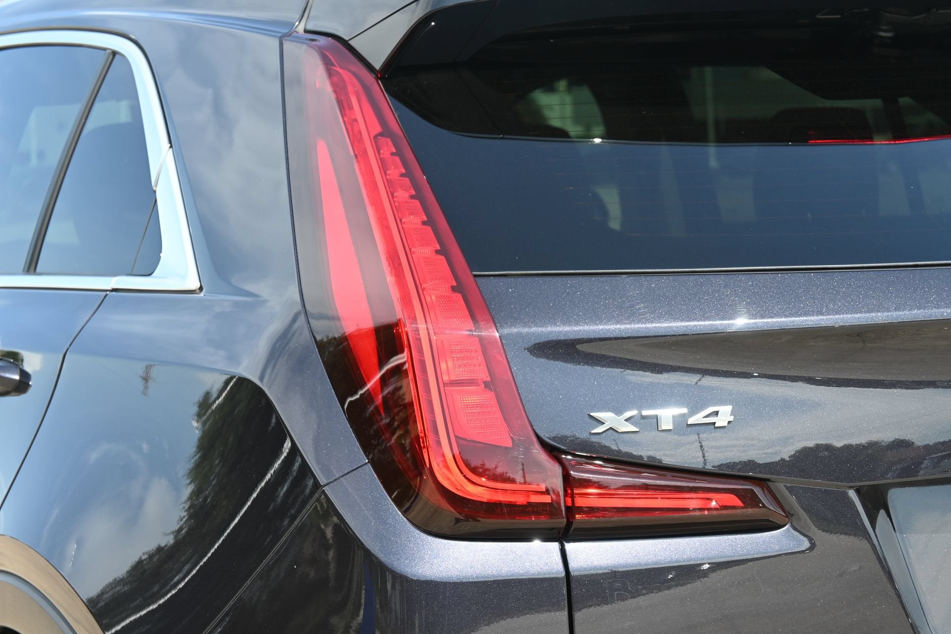 2022 Cadillac XT4 Premium Luxury