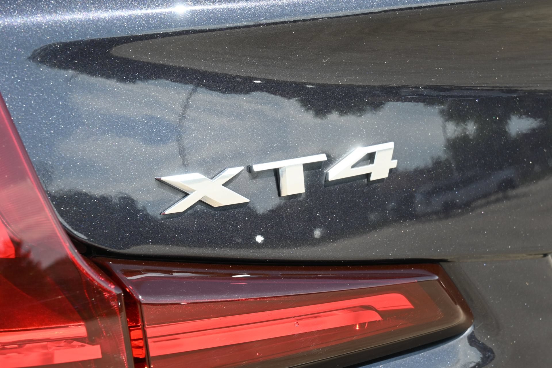 2022 Cadillac XT4 Premium Luxury