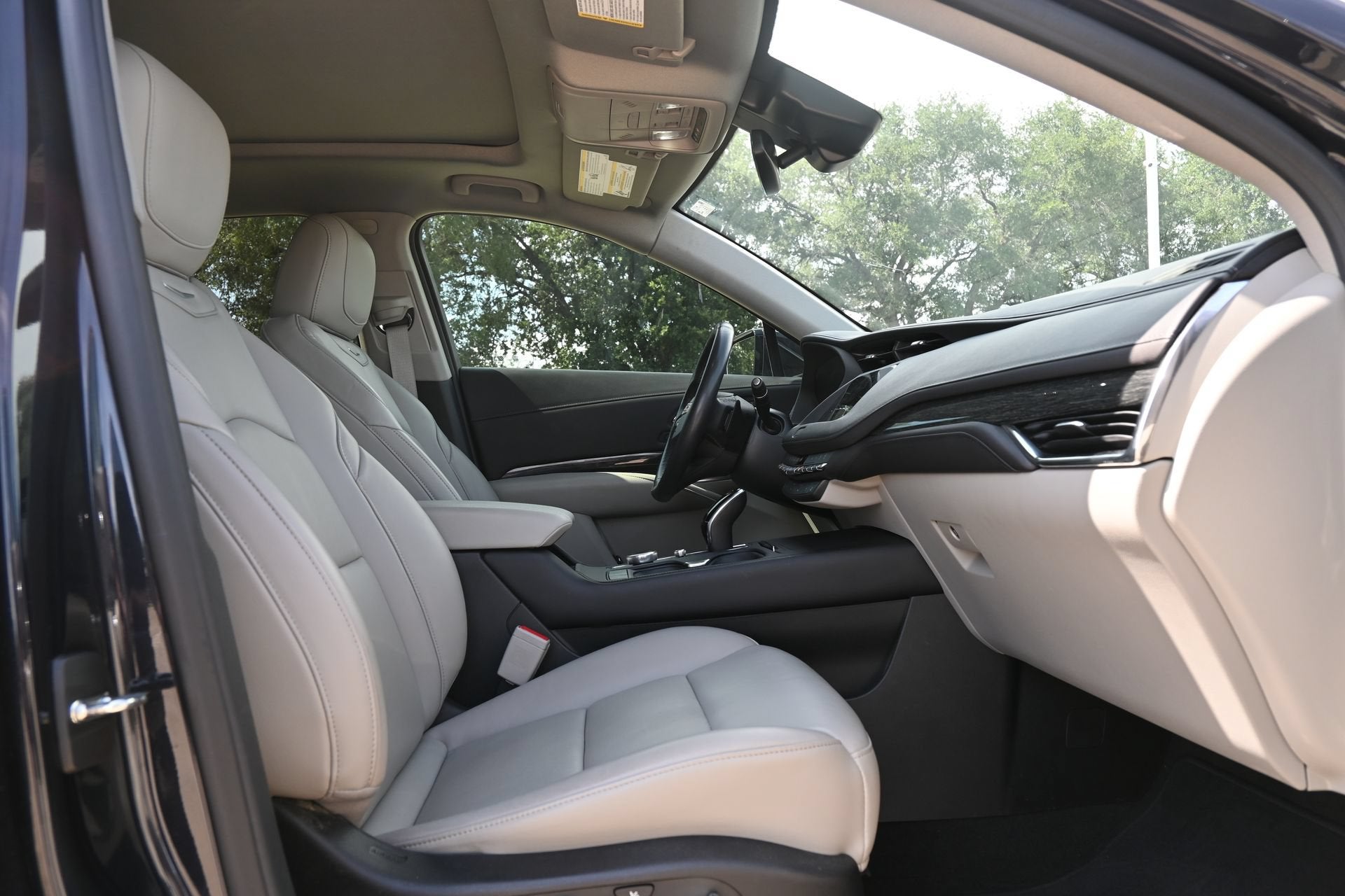 2022 Cadillac XT4 Premium Luxury