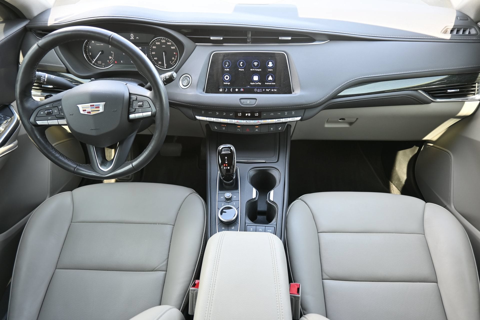 2022 Cadillac XT4 Premium Luxury