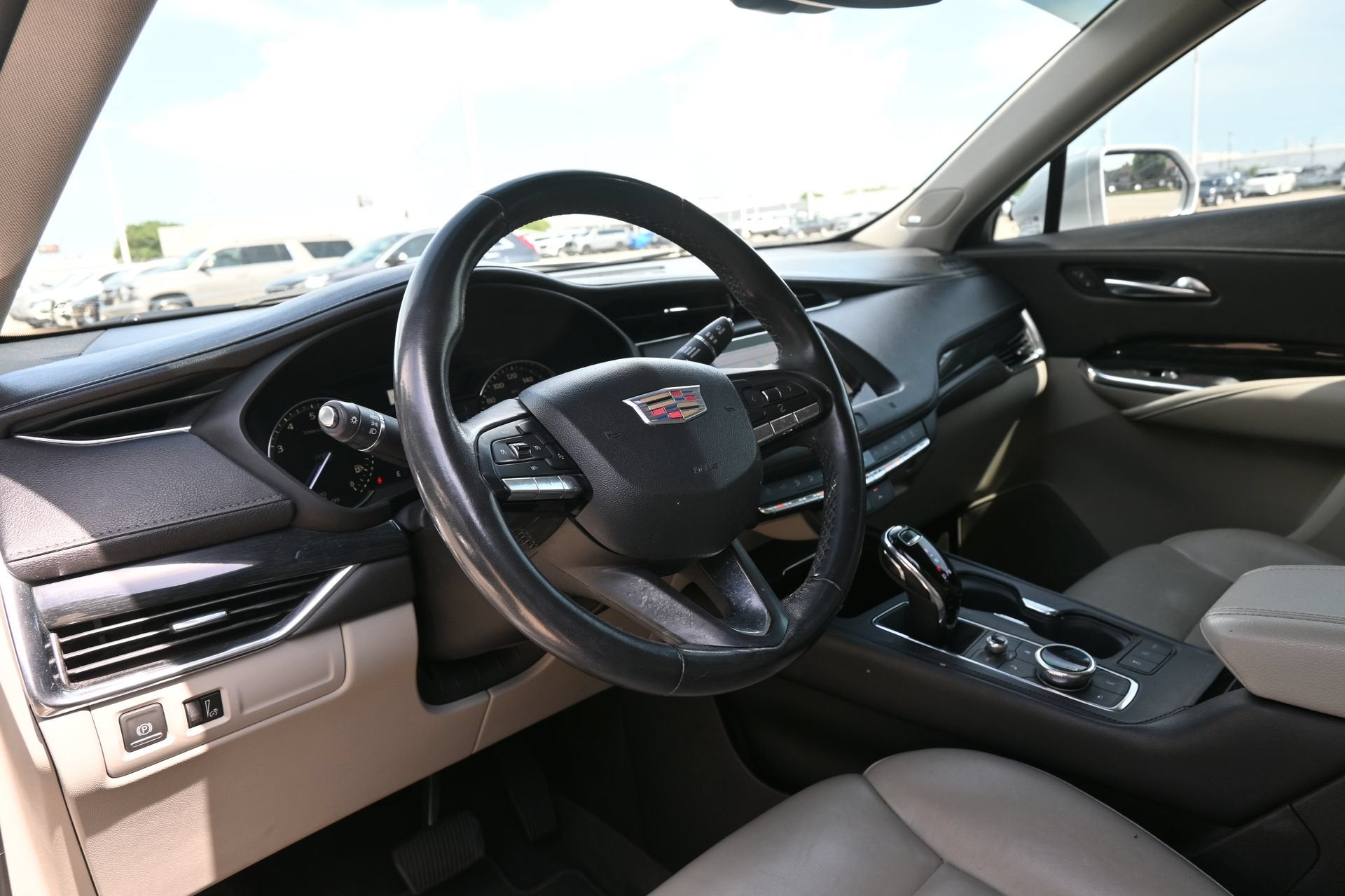 2020 Cadillac XT4 FWD Premium Luxury