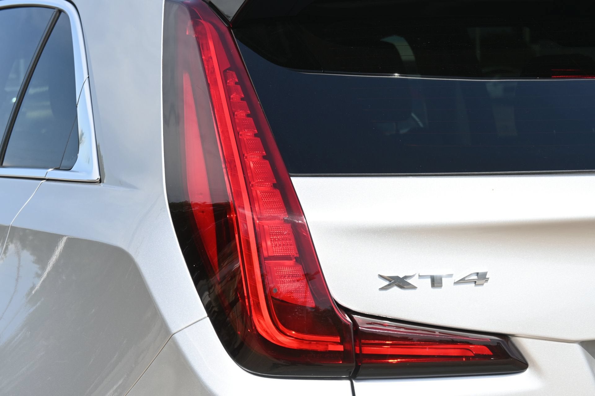 2020 Cadillac XT4 FWD Premium Luxury