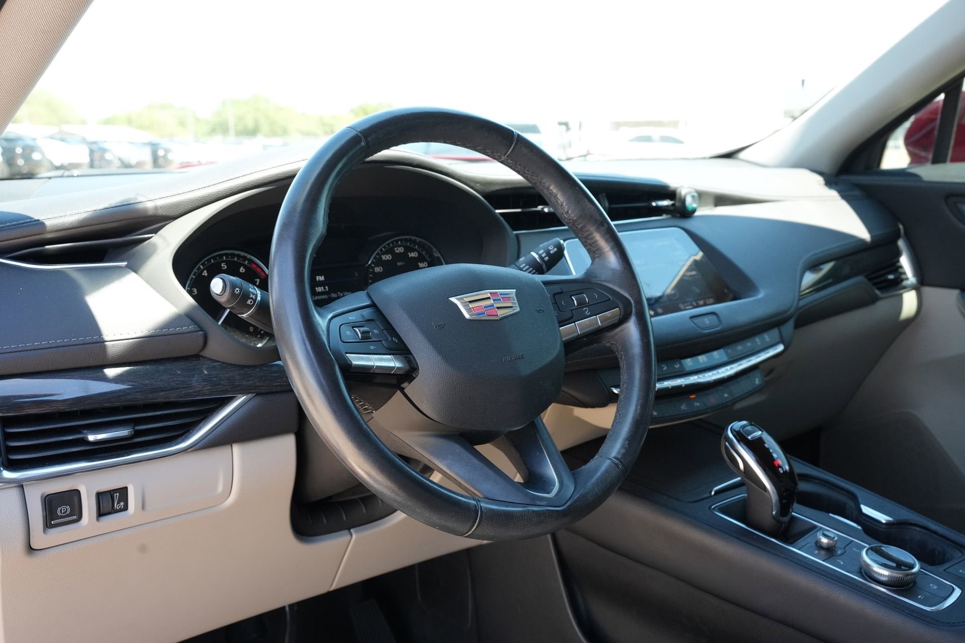 2022 Cadillac XT4 Premium Luxury