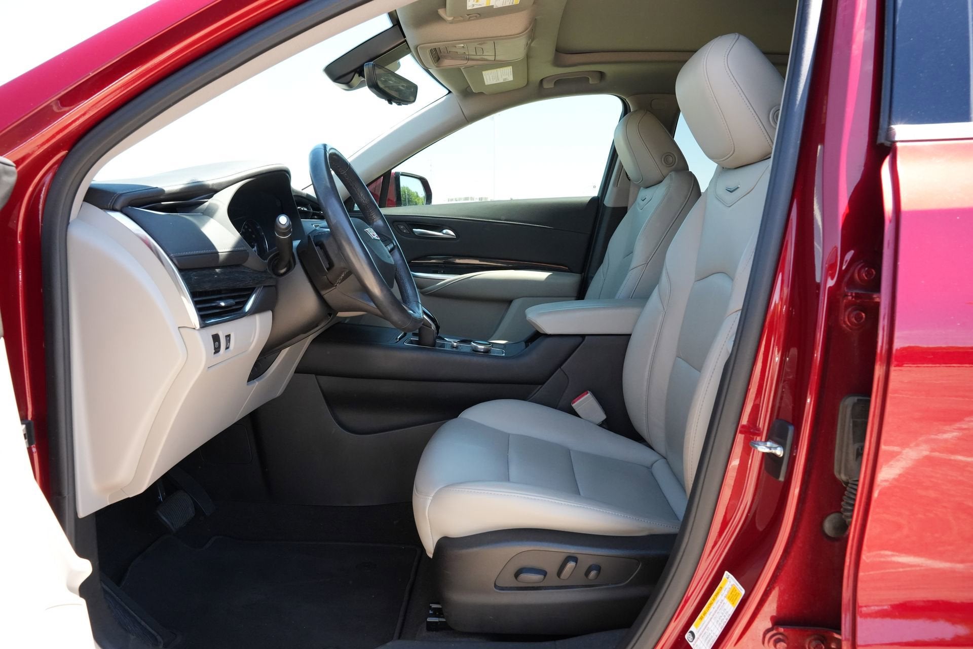 2022 Cadillac XT4 Premium Luxury