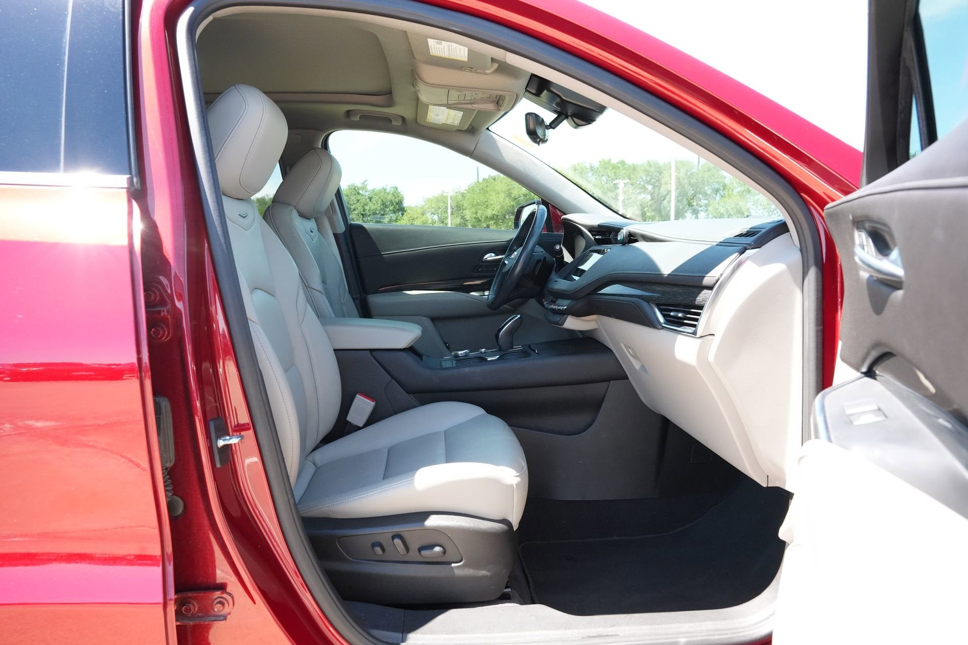 2022 Cadillac XT4 Premium Luxury