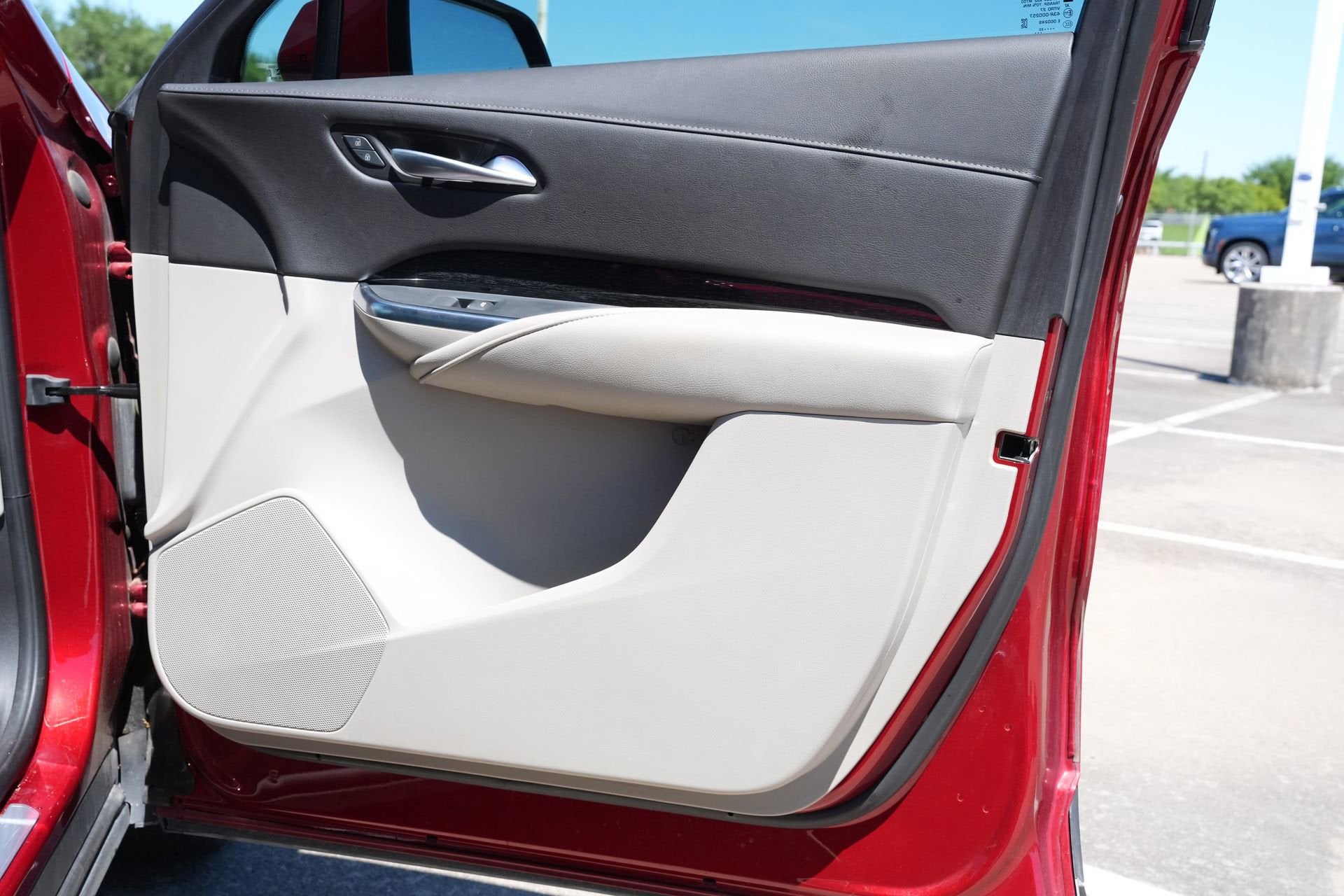 2022 Cadillac XT4 Premium Luxury