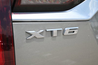 2022 Cadillac XT6 Luxury
